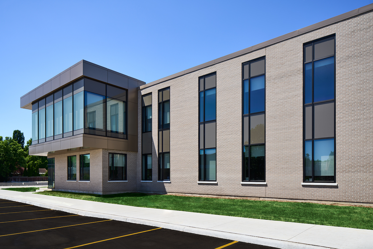 Gallery Spring Hill Matt Metric Mod Western02